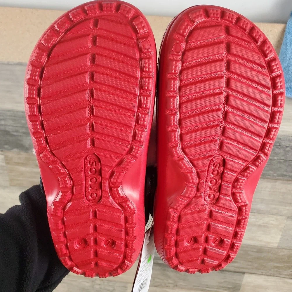 Crocs Classic Lined Santa Kids Clog Sz 2 J2 Red Round Toe Slip-On Sandals